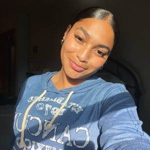 Meet your Posher, Isabella